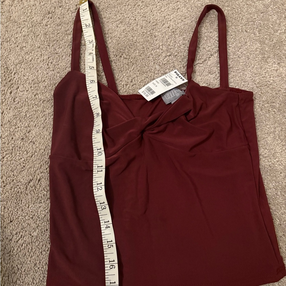 NWT medium Tilly's Burgundy Camisole Top sombr
